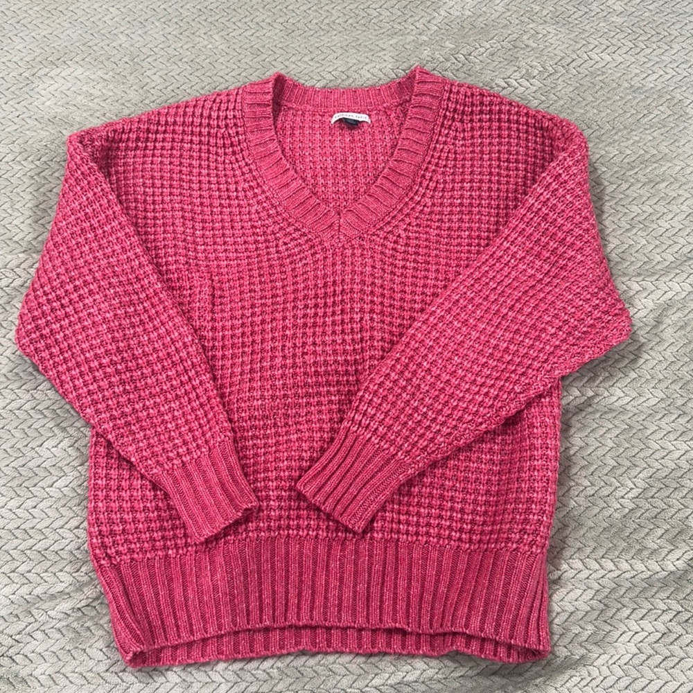 American Eagle V-Neck chunky knit sweater